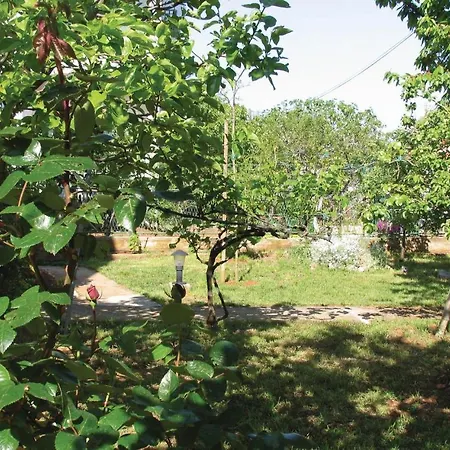 Holiday home Five-bedroom Holiday In
