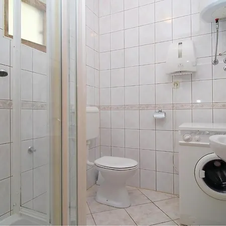 Holiday home Five-bedroom Holiday In