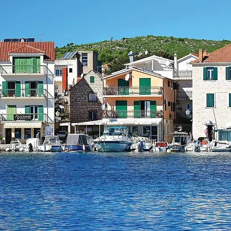 Five-bedroom Holiday In